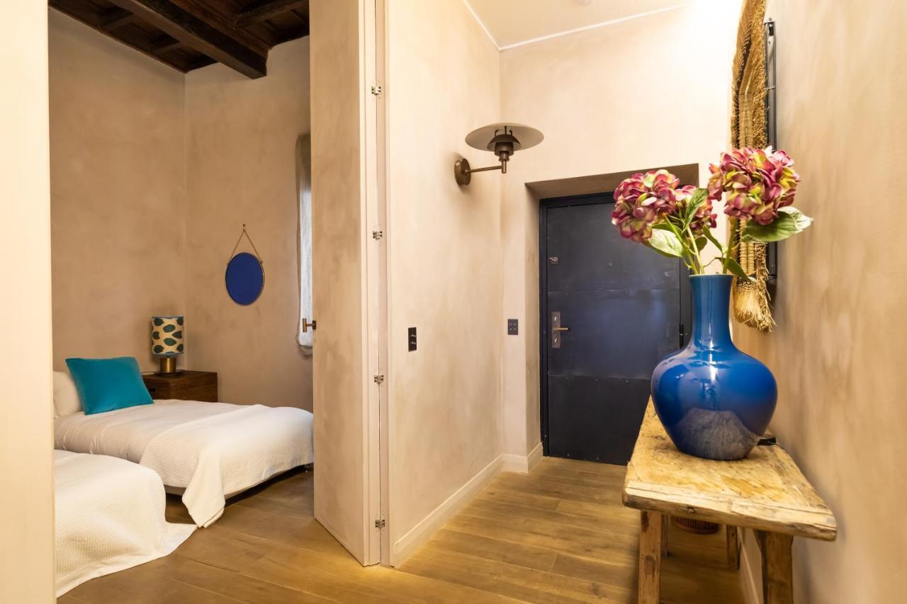 Casa Terra, A Burghesius * Roma